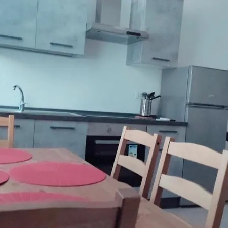 Apartamento Big For 6 Peaple Close To The Red Metro